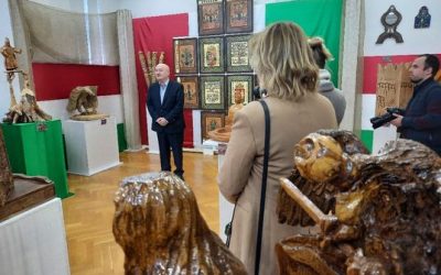 Szombathelyre érkezett a Fából faragott Magyarország kiállítás